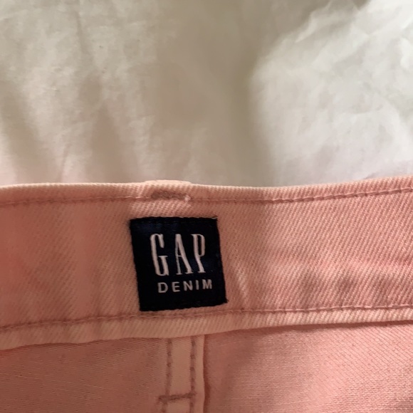 GAP Cropped, Straight Pink Jeans - Picture 3 of 5